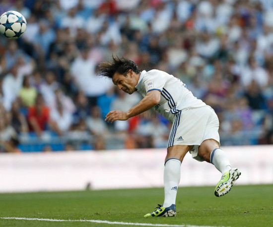 Botas de futbol del cheap real madrid para niños